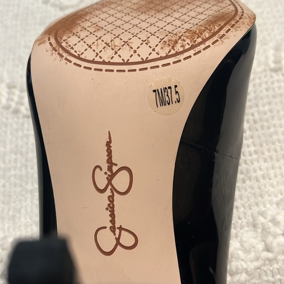 Jessica Simpson Women's Cambredge Pointed Toe Pump. Size: 7M - Picture 9 of 9